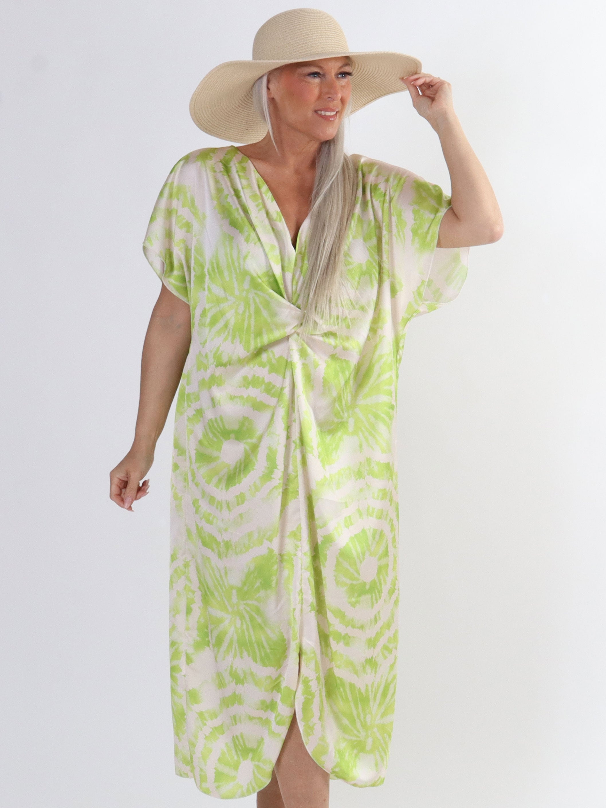 Juno Batik - Söt klänning i batikmönster i stora storlekar - Purple